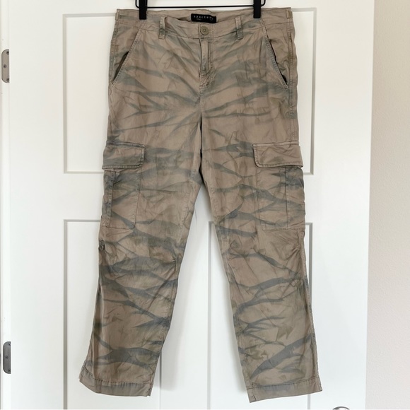 Sanctuary Cropped Camo Cargo Pants - Picture 1 of 6